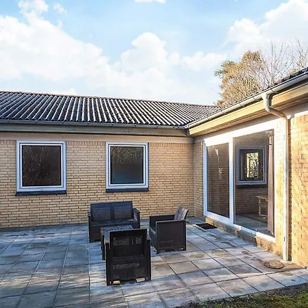 別荘 4 Star In Hals