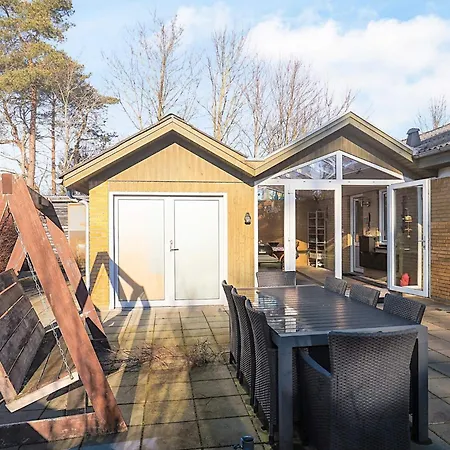 4 Star In Feriehus Hals